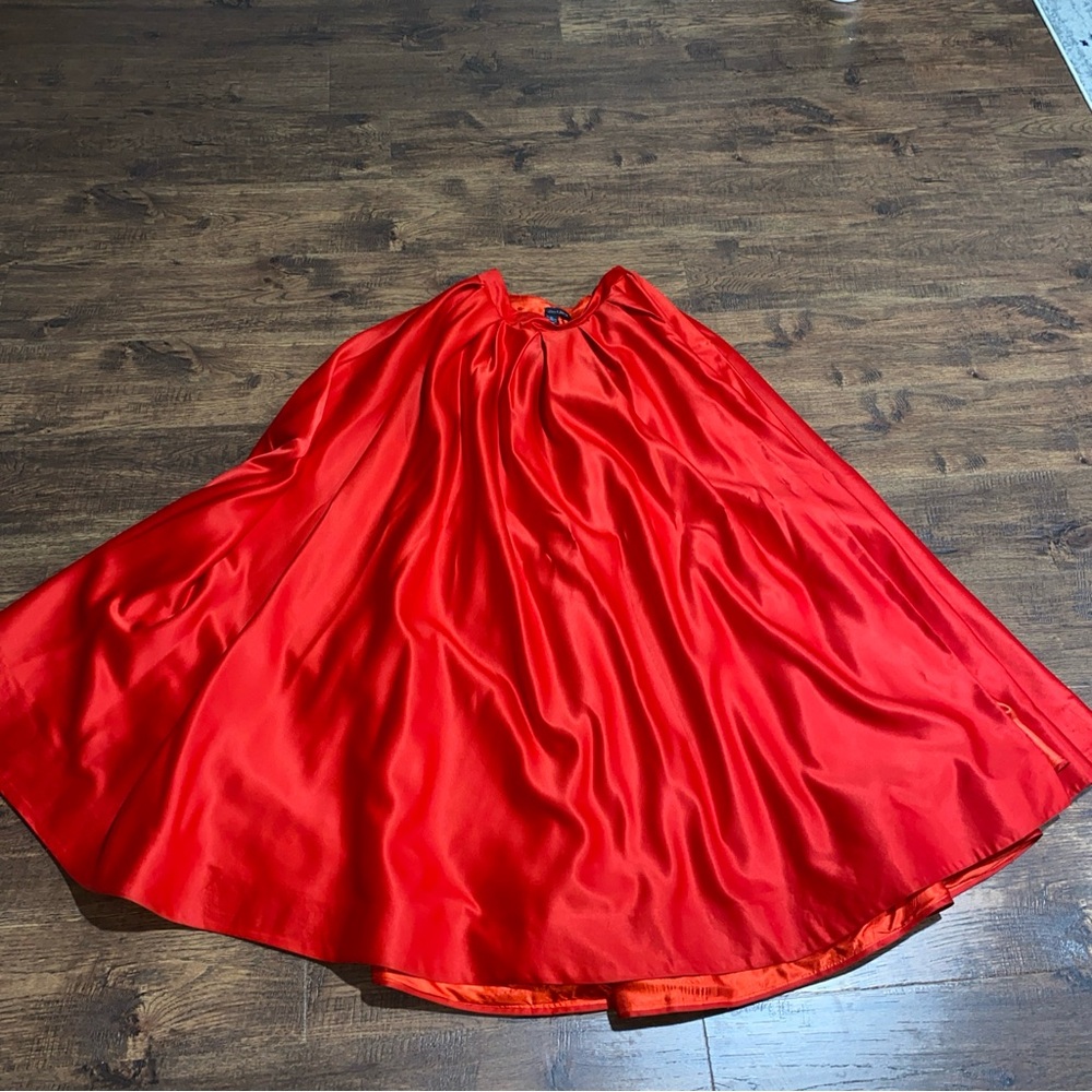 Stunning Long Skirt with hand pockets Dave and Johnny size 9/10 red